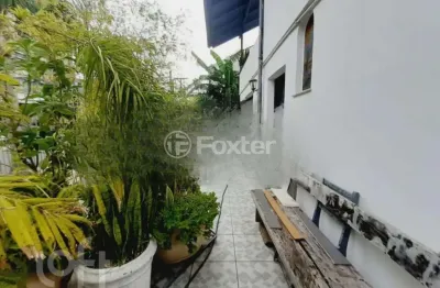 Casa com 3 quartos à venda na rua barão de cerro largo, 34, menino deus, porto alegre, 300 m2 por r$ 1.600.000