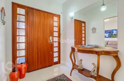 Casa com 6 quartos à venda na rua de souza júnior, 103, medianeira, porto alegre, 365 m2 por r$ 1.800.000