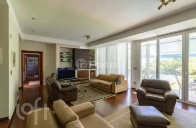 Casa com 3 quartos à venda na rua guato, 111, vila assunção, porto alegre, 460 m2 por r$ 2.500.000