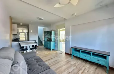 Casa em condomínio fechado com 3 quartos à venda na rodovia jornalista manoel de menezes, 2201, barra da lagoa, florianópolis, 137 m2 por r$ 1.599.000