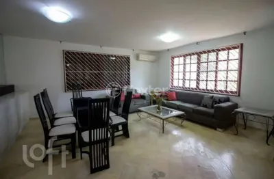 Casa com 3 quartos à venda na rua itabira, 258, itacorubi, florianópolis, 195 m2 por r$ 1.700.000