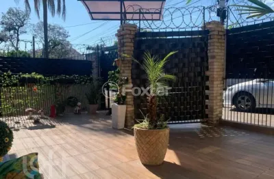 Casa com 4 quartos à venda na rua dom joão vi, 84, medianeira, porto alegre, 264 m2 por r$ 800.000
