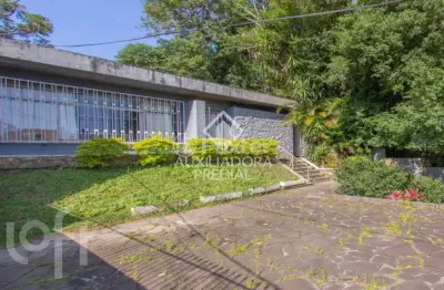Casa com 3 quartos à venda na avenida pereira passos, 236, vila assunção, porto alegre, 320 m2 por r$ 1.200.000