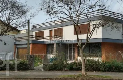 Casa com 5 quartos à venda na rua general couto de magalhães, 1685, são joão, porto alegre, 480 m2 por r$ 1.400.000