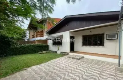 Casa com 3 quartos à venda na rua jacipuia, 278, guarujá, porto alegre, 177 m2 por r$ 650.000