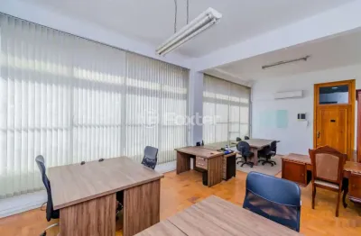 Sala comercial com 1 sala à venda na avenida borges de medeiros, 328, centro histórico, porto alegre, 39 m2 por r$ 150.000