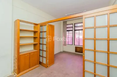 Sala comercial com 3 salas à venda na avenida borges de medeiros, 308, centro histórico, porto alegre, 50 m2 por r$ 200.000