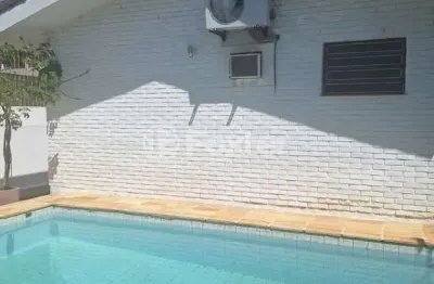 Casa com 4 quartos à venda na rua catumbi, 434, medianeira, porto alegre, 201 m2 por r$ 750.000