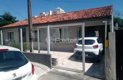 Casa com 3 quartos à venda na rua domingos romão, 112, barreiros, são josé, 300 m2 por r$ 660.000