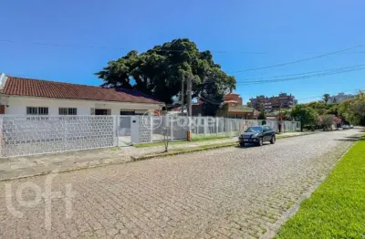 Casa com 4 quartos à venda na Avenida La Paz, 68, Jardim Lindóia, Porto Alegre, 360 m2 por R$ 1.199.000