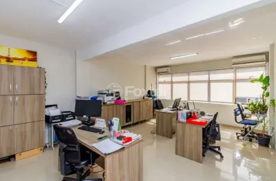 Sala comercial com 1 sala à venda na rua dos andradas, 1137, centro histórico, porto alegre, 52 m2 por r$ 191.520