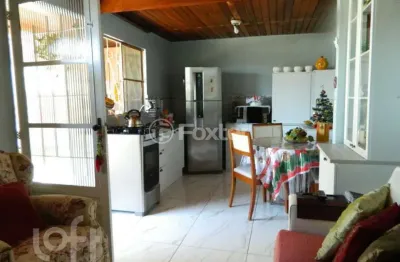 Casa com 2 quartos à venda na avenida natal, 109, medianeira, porto alegre, 90 m2 por r$ 395.000