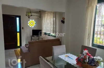 Casa com 4 quartos à venda na rua guadalajara, 735, jardim itu sabará, porto alegre, 235 m2 por r$ 430.000