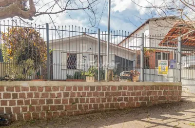 Casa com 3 quartos à venda na rua padre jorge sedelmayr s j, 55, vila ipiranga, porto alegre, 130 m2 por r$ 589.000