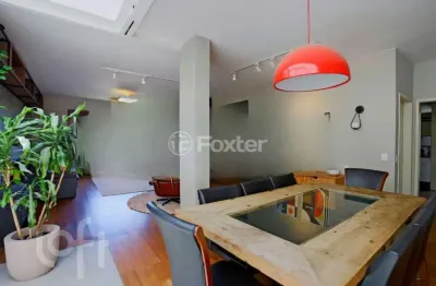 Casa com 4 quartos à venda na Rua Alfredo Schuett, 823, Três Figueiras, Porto Alegre, 390 m2 por R$ 2.600.000