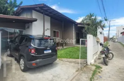 Casa com 2 quartos à venda na servidão dercidio manoel sagáz, 77, ingleses do rio vermelho, florianópolis, 80 m2 por r$ 375.000