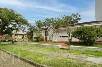 Casa com 2 quartos à venda na rua chavantes, 334, vila assunção, porto alegre, 130 m2 por r$ 890.000