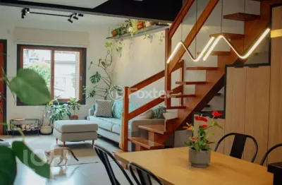 Casa em condomínio fechado com 2 quartos à venda na rua octávio de souza, 929, teresópolis, porto alegre, 106 m2 por r$ 430.000