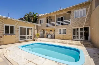 Casa com 5 quartos à venda na rua escócia, 51, marechal rondon, canoas, 261 m2 por r$ 2.150.000