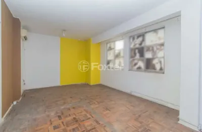 Sala comercial com 2 salas à venda na rua doutor flores, 105, centro histórico, porto alegre, 29 m2 por r$ 145.000
