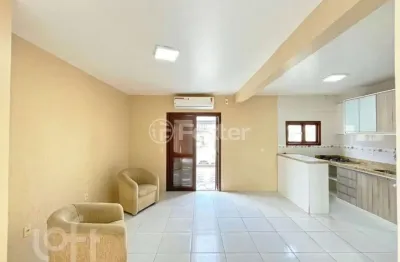 Casa com 2 quartos à venda na rua elmo born, 10, hípica, porto alegre, 74 m2 por r$ 340.000