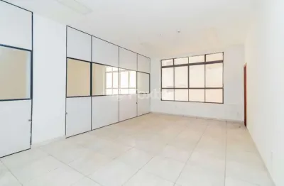 Sala comercial com 1 sala à venda na largo visconde do cairu, 12, centro histórico, porto alegre, 42 m2 por r$ 170.000