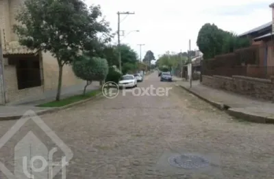 Casa com 4 quartos à venda na rua jacundá, 638, guarujá, porto alegre, 480 m2 por r$ 650.000