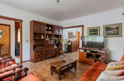 Casa com 3 quartos à venda na rua sapê, 725, passo da areia, porto alegre, 221 m2 por r$ 650.000