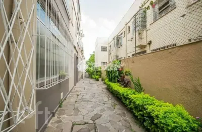 Apartamento com 2 quartos à venda na rua dona augusta, 427, menino deus, porto alegre, 75 m2 por r$ 300.000