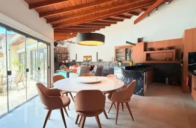 Casa com 5 quartos à venda na rua jataí, 563, cristal, porto alegre, 499 m2 por r$ 1.800.000
