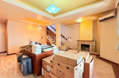 Casa em condomínio fechado com 3 quartos à venda na rua jaguari, 910, cristal, porto alegre, 174 m2 por r$ 780.000