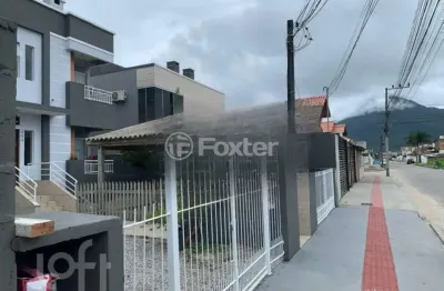 Apartamento com 2 quartos à venda na rua olávio de biase, 464, barra do aririú, palhoça, 67 m2 por r$ 276.000