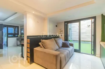 Casa em condomínio fechado com 3 quartos à venda na rua humberto de campos, 1051, partenon, porto alegre, 162 m2 por r$ 499.000