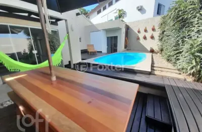 Casa com 3 quartos à venda na rua magalhães, 104, jurerê, florianópolis, 150 m2 por r$ 1.800.000