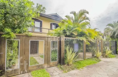 Casa com 3 quartos à venda na rua monte alverne, 361, chácara das pedras, porto alegre, 248 m2 por r$ 1.950.000