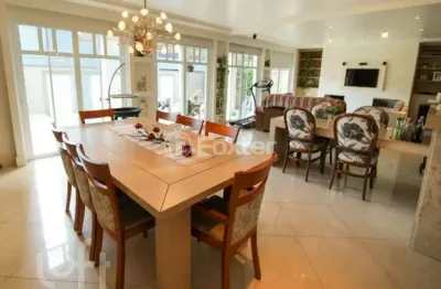 Casa em condomínio fechado com 3 quartos à venda na rua attílio bilibio, 120, jardim carvalho, porto alegre, 375 m2 por r$ 2.499.900