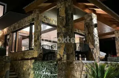Casa em condomínio fechado com 4 quartos à venda na rua biarrittz, 159, planalto, gramado, 282 m2 por r$ 4.928.000