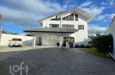 Casa com 4 quartos à venda na rua dário nicodemos de oliveira, 131, centro, palhoça, 200 m2 por r$ 1.800.000
