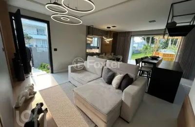 Casa com 3 quartos à venda na rua da quaresmeira roxa, 91, cachoeira do bom jesus, florianópolis, 185 m2 por r$ 2.190.000