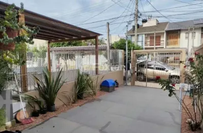Casa com 2 quartos à venda na rua ilari arlindo basei, 191, guarujá, porto alegre, 96 m2 por r$ 430.000