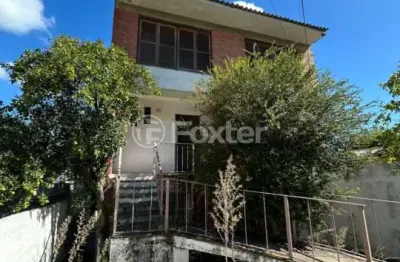 Casa com 2 quartos à venda na rua águas mortas, 71, medianeira, porto alegre, 245 m2 por r$ 450.000