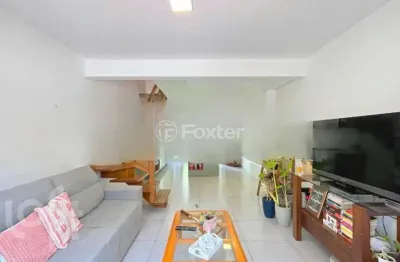Casa em condomínio fechado com 2 quartos à venda na rua octávio de souza, 929, teresópolis, porto alegre, 108 m2 por r$ 445.000