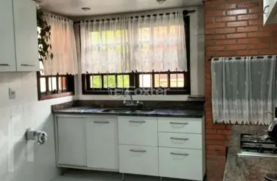 Casa com 3 quartos à venda na avenida marquês de souza, 119, jardim são pedro, porto alegre, 280 m2 por r$ 950.000