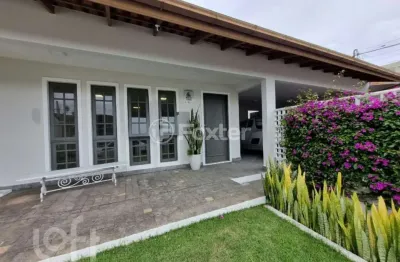 Casa com 4 quartos à venda na rua cônego thomaz fontes, 109, santa mônica, florianópolis, 194 m2 por r$ 1.950.000