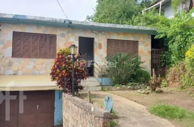 Casa com 2 quartos à venda na rua agulhas negras, 106, coronel aparício borges, porto alegre, 200 m2 por r$ 250.000