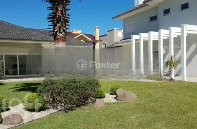 Casa em condomínio fechado com 6 quartos à venda na avenida central, 2000, zona nova, capão da canoa, 600 m2 por r$ 3.550.000