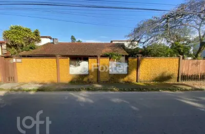 Casa com 3 quartos à venda na rua josé elias lopes, 147, campeche, florianópolis, 120 m2 por r$ 830.000