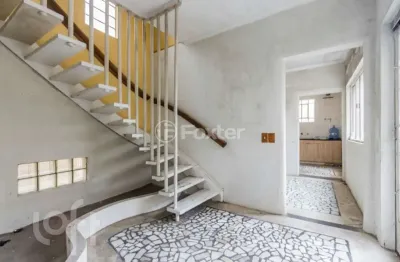 Casa com 3 quartos à venda na rua quintino bocaiúva, 392, rio branco, porto alegre, 183 m2 por r$ 1.200.000