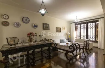 Casa com 3 quartos à venda na rua itapeva, 136, passo da areia, porto alegre, 350 m2 por r$ 1.600.000