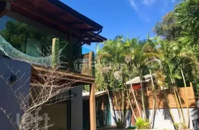 Casa com 3 quartos à venda na rua laurindo januário da silveira, 5170, lagoa da conceição, florianópolis, 165 m2 por r$ 1.800.000